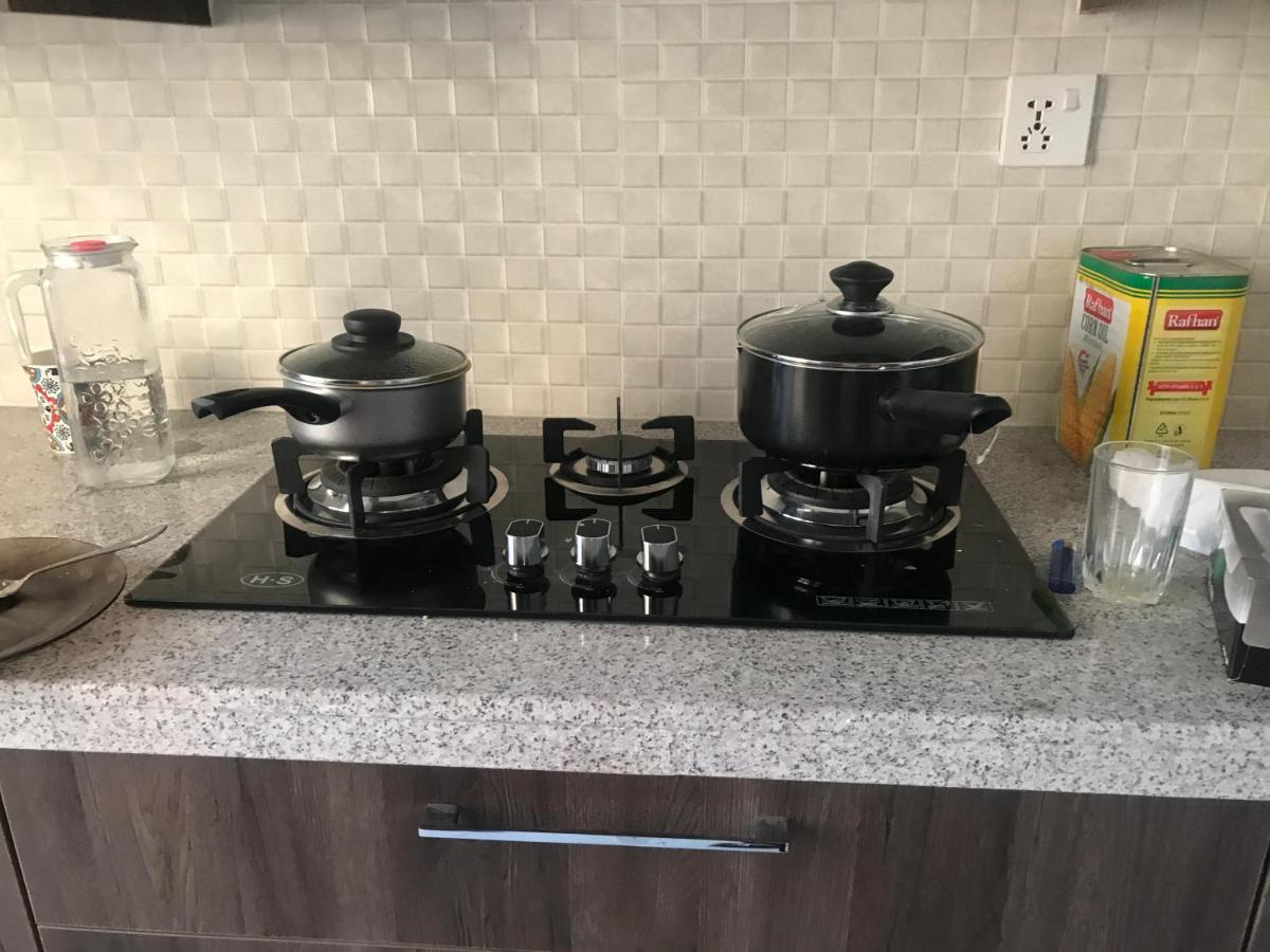 איסלמאבד Atrium High Suite 2Bed Family Apartment Near Giga Mall מראה חיצוני תמונה